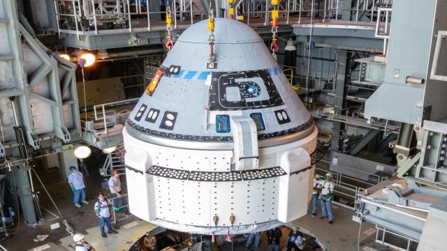 Почему астронавты НАСА застряли в космосе: 8 месяцев вместо 8 дней