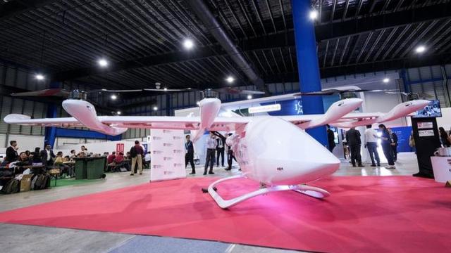 Сингапур представил свой первый электросамолет с вертикальным взлетом