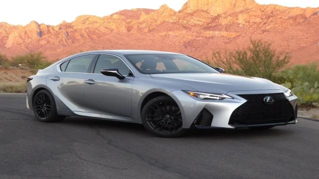 12 автомобилей, которые неудобны для высоких водителей: нет ли среди них вашего?