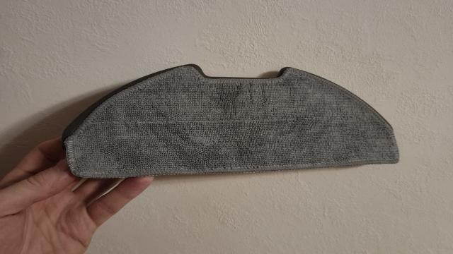 Современный робот-пылесос против обычного: тест-драйв в квартире с двумя собаками