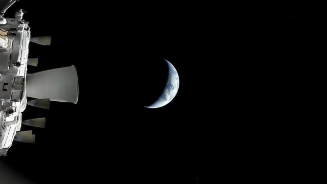 Астронавты Artemis II показали Землю с расстояния более 70 000 км (фото)