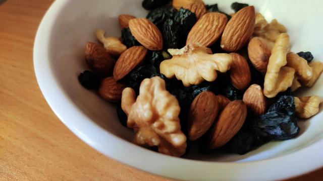 Погрешность до 100%: в Роскачестве проверили 5 приложений для подсчета калорий по фото