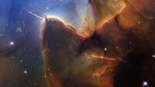 «Хаббл» отметил 36-летие миссии и показал туманность «Три лепестка»