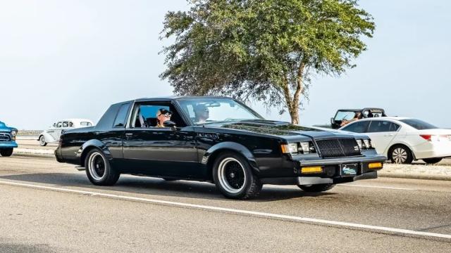 5 провальных автомобилей 80-х, которые теперь стоят дорого