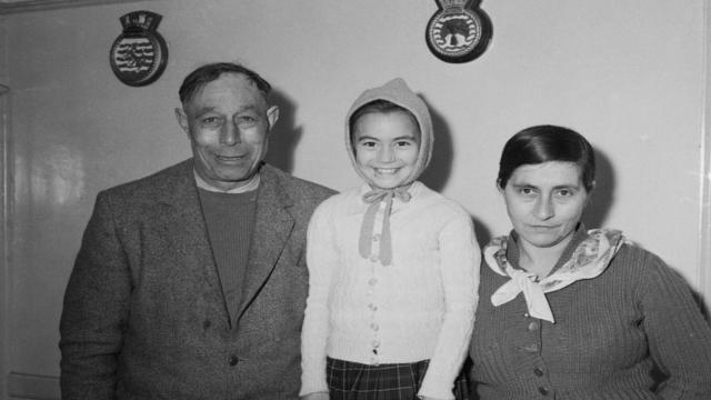 Где находится самое далекое от цивилизации место и что там происходит