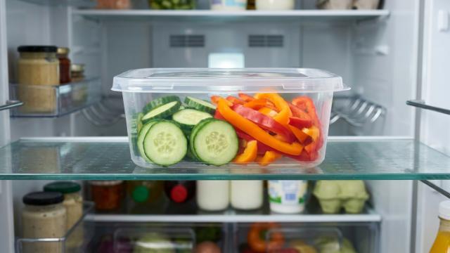 Какие продукты нельзя хранить в холодильнике, хотя так делают все