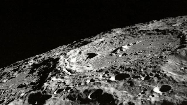 Как выглядит Луна-гигант на едином фото из 280 000 кадров