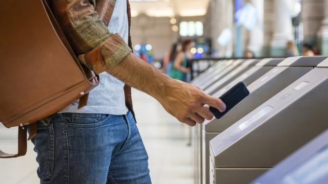 Как пополнить карту «Тройка» в 2026 году: удобные способы офлайн и онлайн