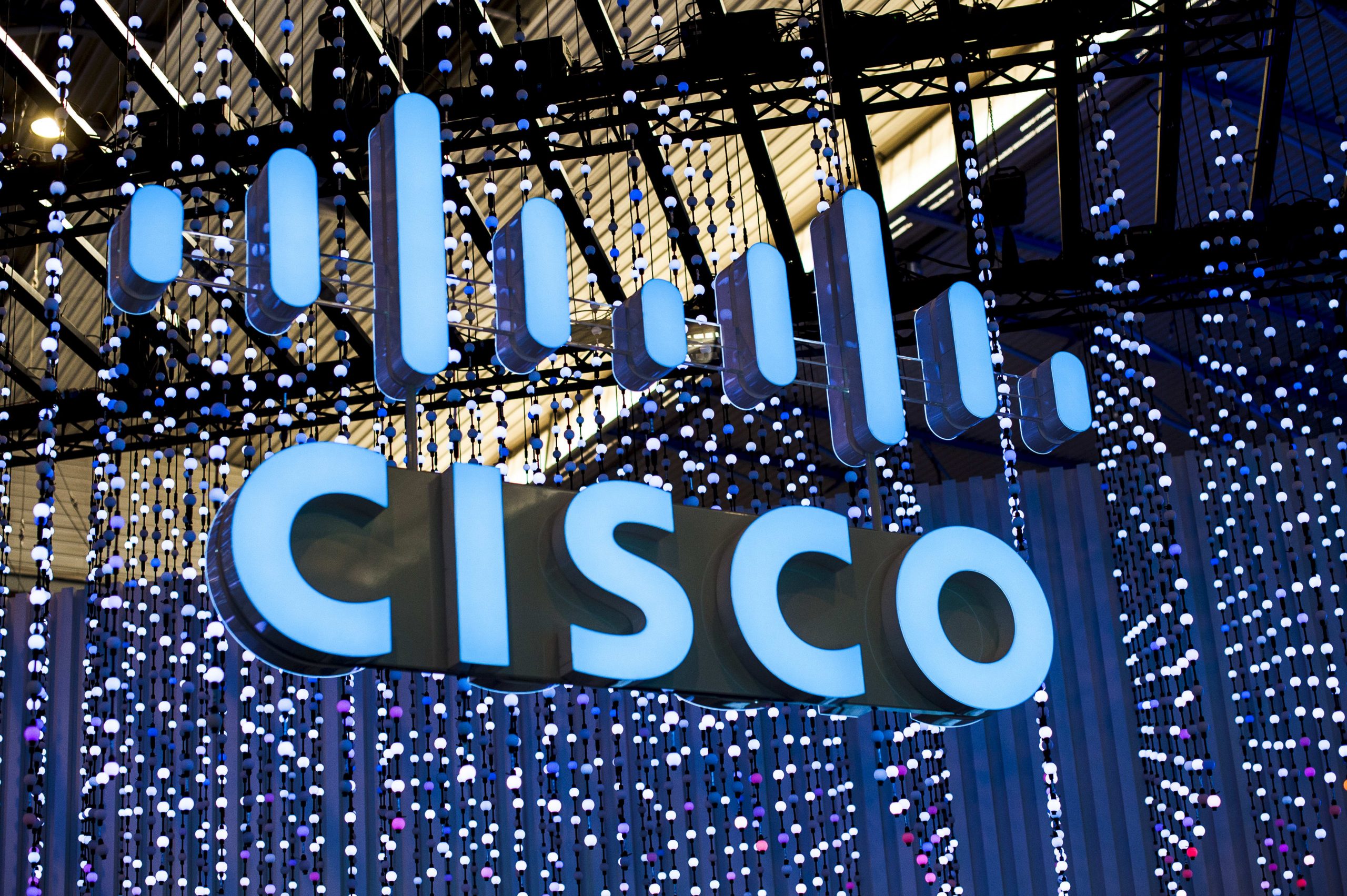 Cisco планирует сократить более 4200 сотрудников