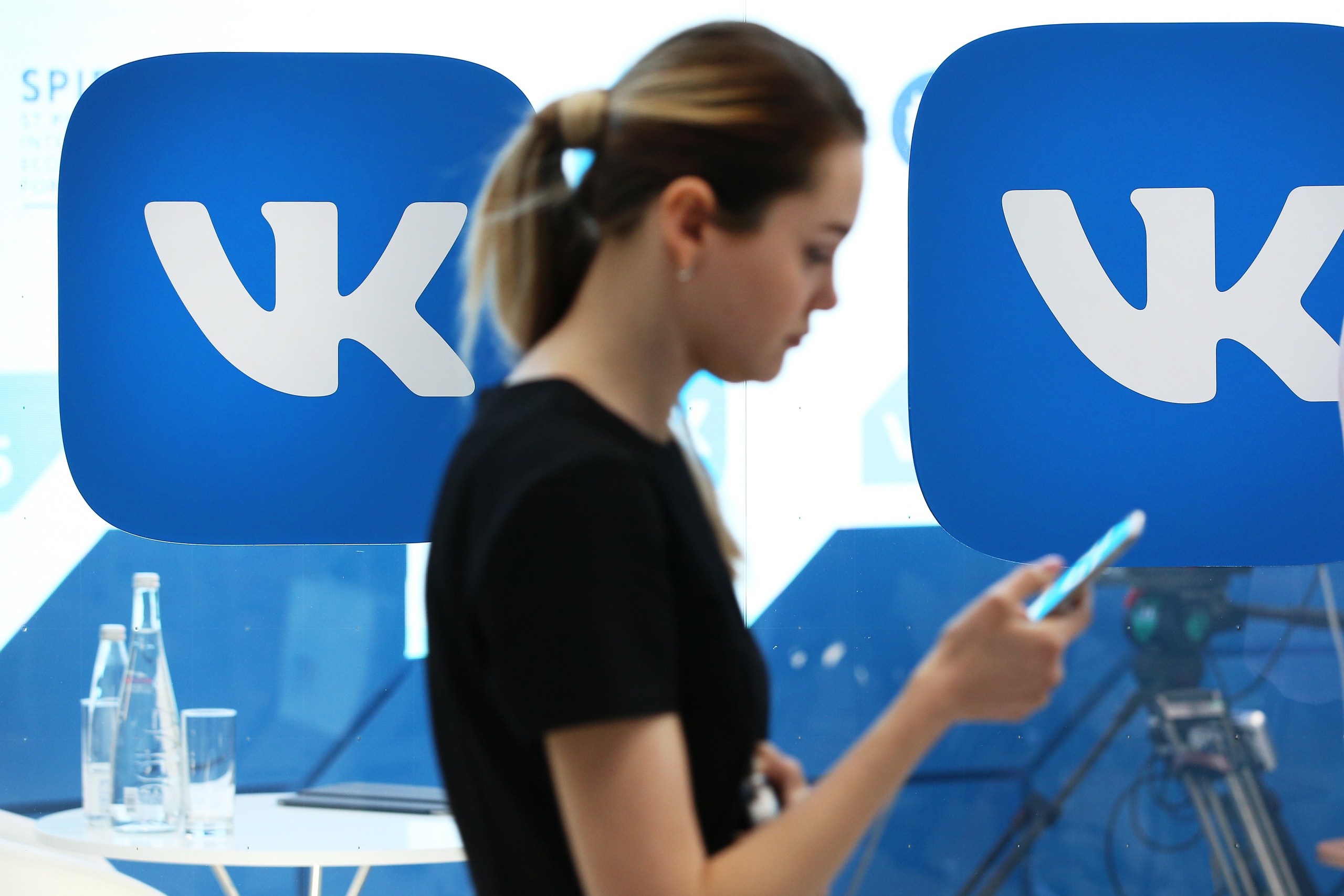«ВКонтакте» представила проект «Центр цифрового комфорта» где собраны советы по доверительному общению в сети для пользователей