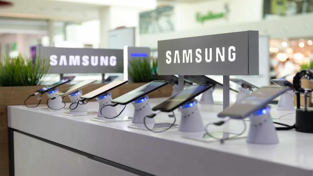 Samsung вырвался в лидеры по глобальным продажам смартфонов