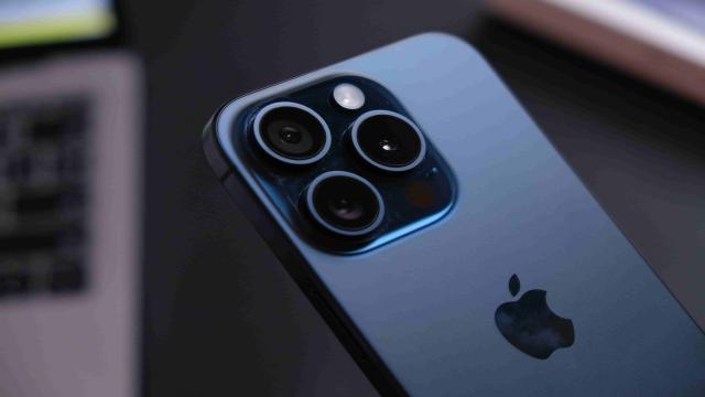Госдума намерена узаконить обязательную предустановку RuStore на гаджеты Apple