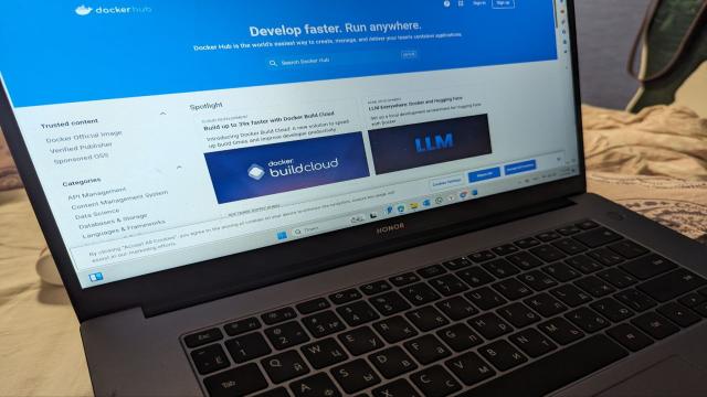Сайт Docker Hub стал доступен пользователям из России