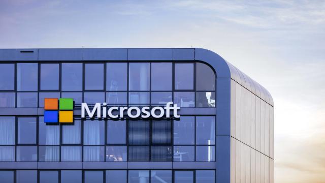 Microsoft отключила от своих сервисов половину обслуживаемых российских организаций