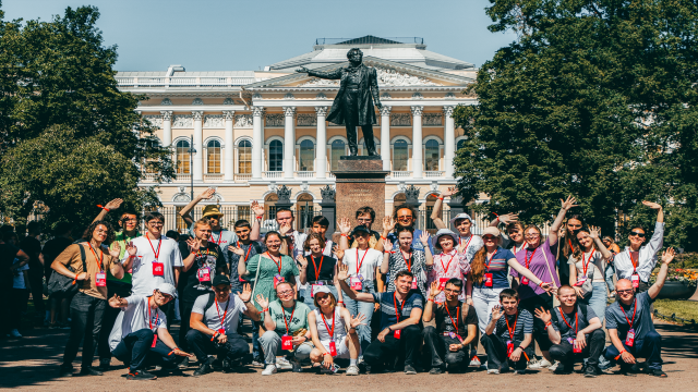 Авито вывез студентов-олимпиадников со всей России на “Алые паруса” и устроил им встречу с топ-менеджментом компании