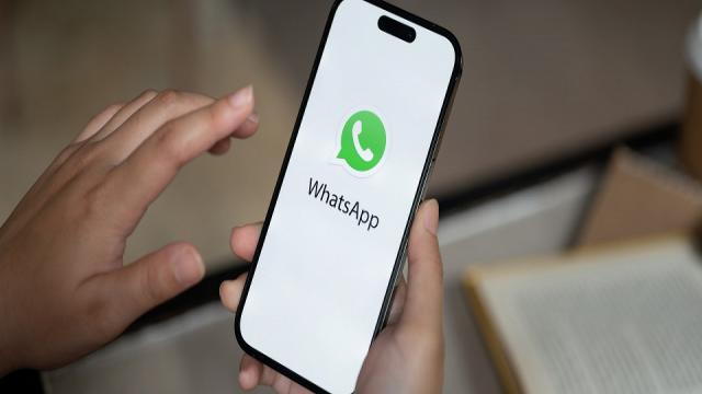 В WhatsApp на iOS вкладка «Избранное» стала доступна для всех пользователей