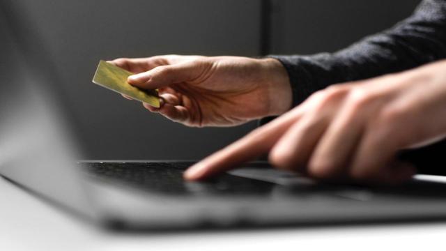 ВТБ предупредил о росте мошенничества с обновлением банковских приложений