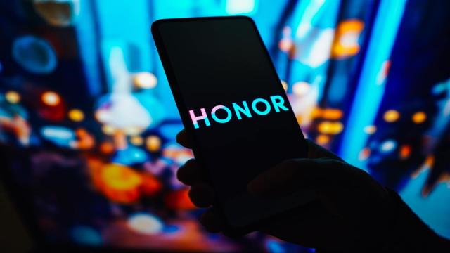 Honor презентовала самый тонкий складной смартфон в мире