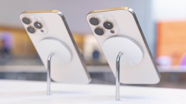 Bloomberg узнал о планах Apple выпустить новый iPhone SE без кнопки Home