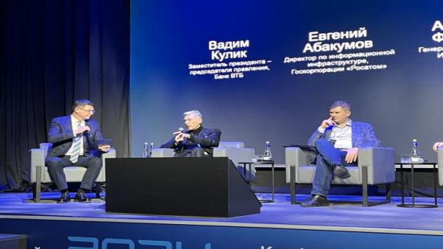 ВТБ посвящает все рабочее время импортозамещению: банк успеет импортозаместиться в срок