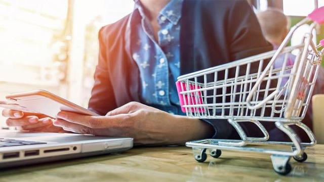 Маркетплейсы растут за счет регионов