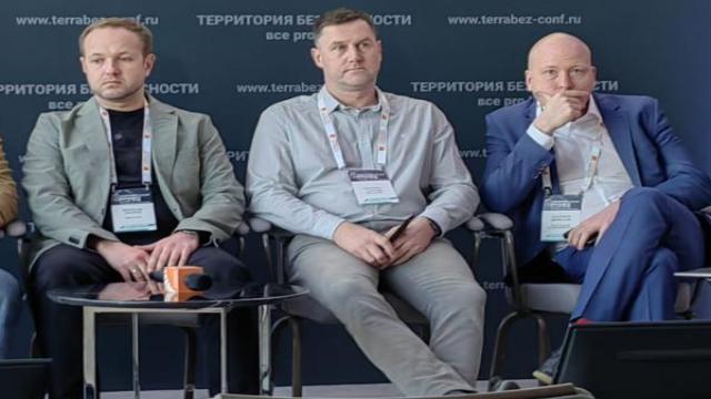 Российские ИТ-компании отнеслись к подрядчикам с недоверием
