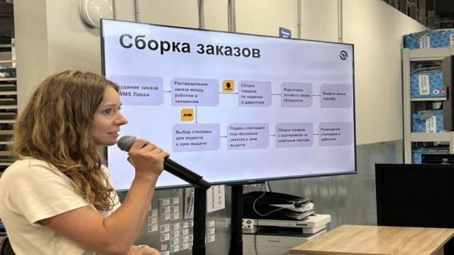 Роботы встали за прилавок «Яндекс Лавки»