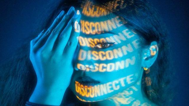 Цифровая служба и опасна и трудна