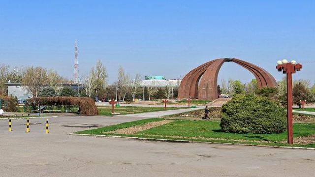«Элкат» сместил «Кыргызтелеком»