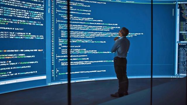 Был Центр компетенций по новым производственным технологиям, стал Центр компетенций по индустриальному и общесистемному ПО