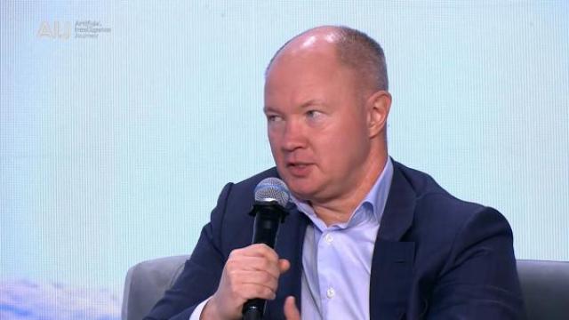 С чистого листа. «Сибур» запустит практику ведения ИИ у членов правления