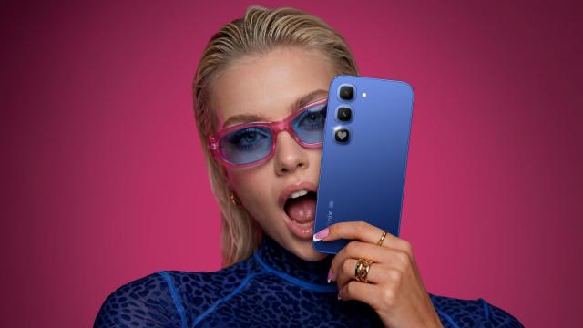 В России начались продажи смартфона Infinix Hot 70 с аппаратной ИИ-кнопкой