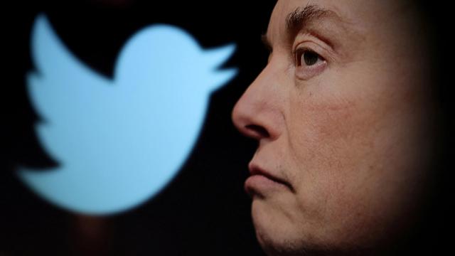 Бывшие топ-менеджеры Twitter потребовали от компании более $1 млн