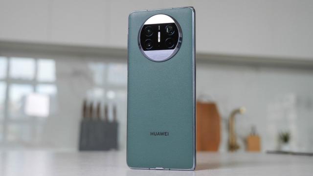 Новый стандарт складных смартфонов — Huawei Mate X3
