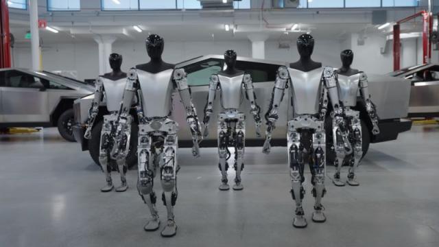 Tesla продемонстрировала новые способности человекоподобных роботов Optimus