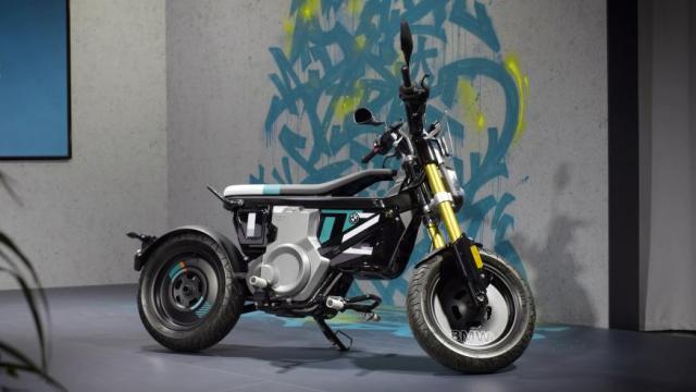 BMW представила бюджетный электромотоцикл BMW CE 02 и умные очки Motorrad