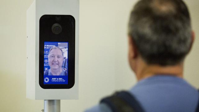 В 2024 году алкоголь можно будет купить без паспорта по биометрии