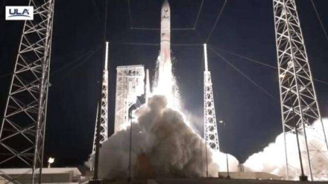 Ракета-носитель Vulcan, конкурент Starship, отправилась в первый полет