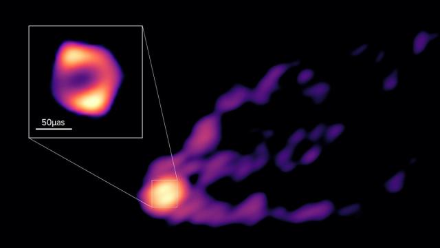 «Обман зрения»: ученые обнаружили красную черную дыру
