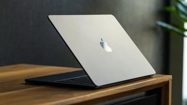 Apple по-тихому выпустила новую версию MacBook Pro