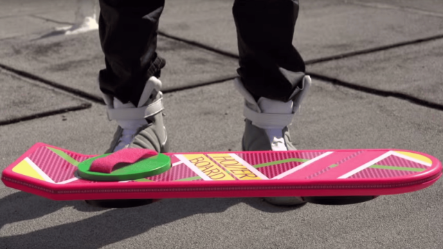 Видео: скейтборд из «Назад в будущее» стал реальностью