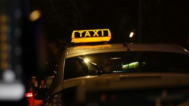 «Яндекс Такси» пытается избавиться от зеков, мигрантов и наркоманов. Но они нашли лазейку — и всё равно катают пассажиров