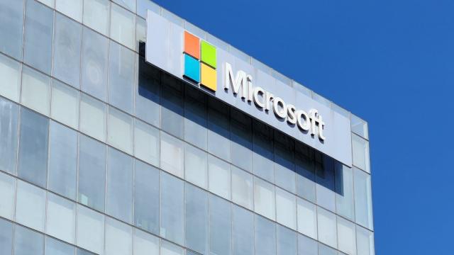 Microsoft и Amazon закрывают доступ к облачным сервисам в России