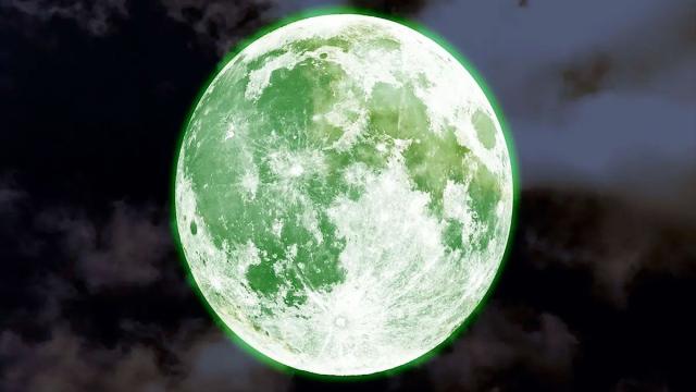 В сети обсуждают зеленую Луну: что происходит