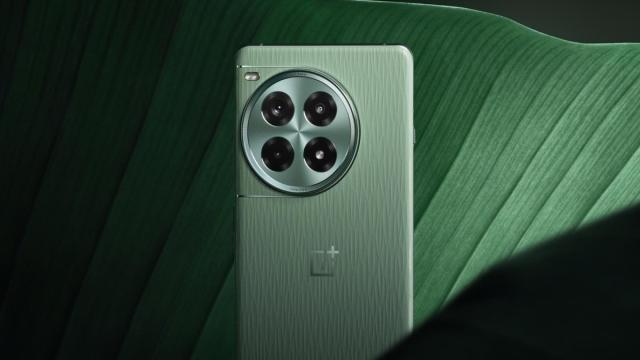 Вышел OnePlus Ace 3 Pro — самый «живучий» смартфон с батареей на на 6100 мАч