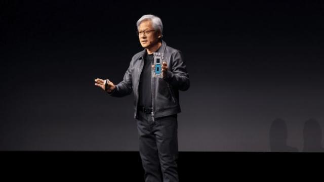 Глава NVIDIA утверждает, что всё ещё заинтересован в том, чтобы чипы для компании выпускала Intel