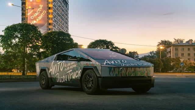 Не для хайпа, а для жизни — Авито представил свою версию Tesla Cybertruck — Avito Dacha Truck