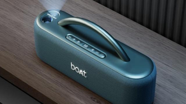 Стартовали продажи первой Bluetooth-колонки со встроенным проектором