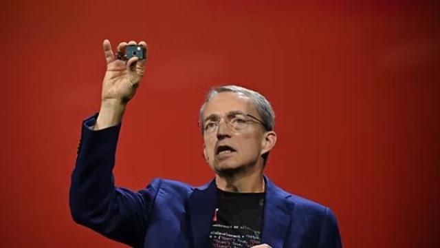 Intel начнёт возвращать заказы от TSMC на свой конвейер в следующем году