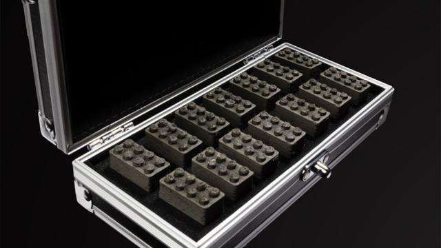 Lego представила кубики из фрагментов метеорита